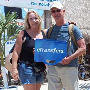 Photograph of an eTransfers client who booked a Cancun shuttle